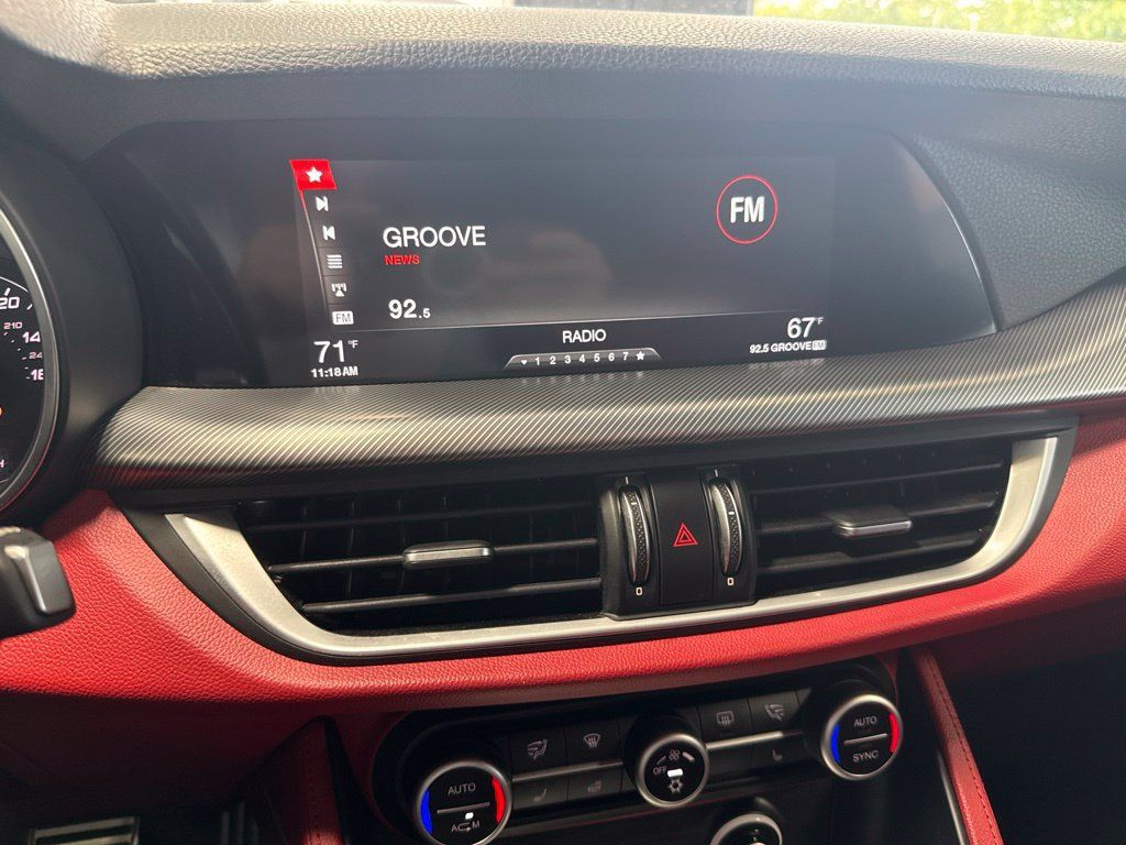 Used 2018 Alfa Romeo Stelvio Ti Sport AWD/4WD image 28