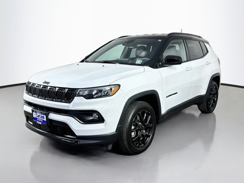 Used 2023 Jeep Compass Latitude w/ Convenience Group AWD/4WD image 3