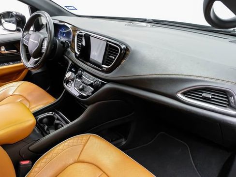 Used 2022 Chrysler Pacifica Pinnacle image 28