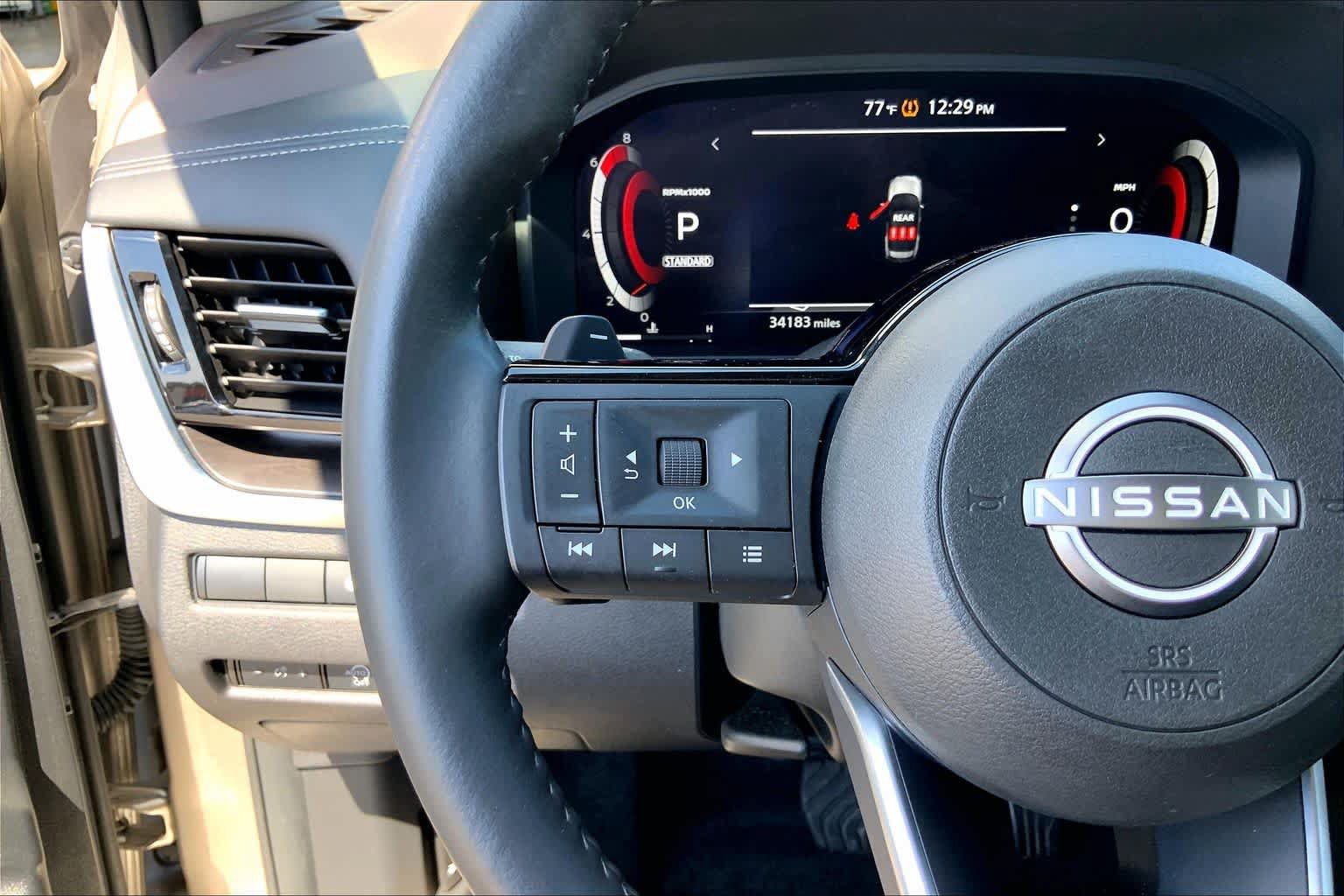 Used 2023 Nissan Rogue Platinum FWD image 24