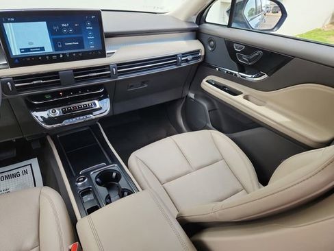 New 2024 Lincoln Corsair AWD w/ Equipment Group 102A image 12