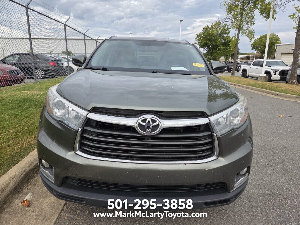 Used 2016 Toyota Highlander Limited FWD image 2
