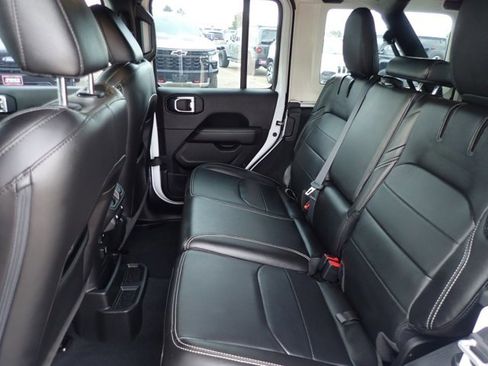 Used 2023 Jeep Wrangler Sahara image 9