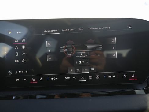 Used 2025 Audi Q6 e-tron Premium Plus w/ Premium Plus image 60