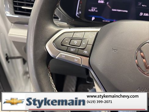 Used 2022 Volkswagen Taos SEL image 45