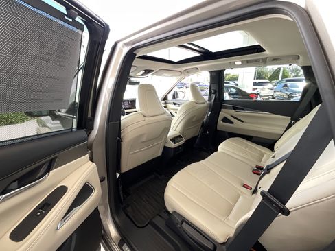 Used 2023 INFINITI QX60 Luxe w/ Performance Audio Package image 22