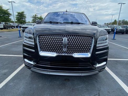 Used 2018 Lincoln Navigator Reserve w/ Technology Package AWD/4WD image 2