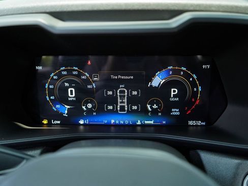 Used 2025 Chevrolet Colorado W/T RWD image 27