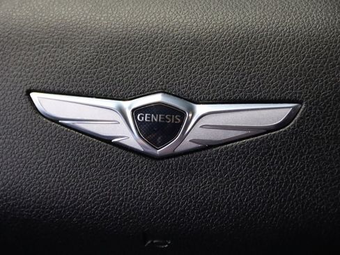 Used 2025 Genesis GV70 2.5T AWD/4WD image 18