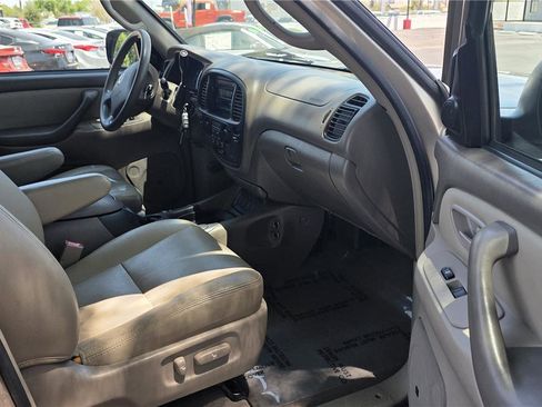 Used 2006 Toyota Sequoia SR5 RWD image 17