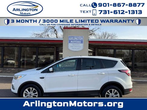 Used 2017 Ford Escape SE image 1