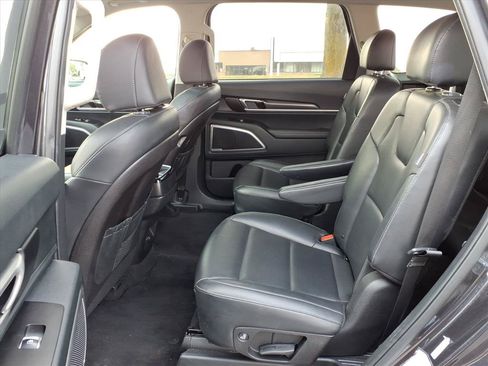 Used 2025 Kia Telluride S FWD image 28