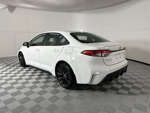Used 2024 Toyota Corolla SE FWD image 6