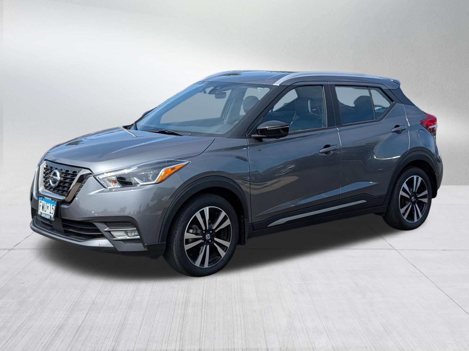 Used 2020 Nissan Kicks SR w/ SR Premium Package FWD image 3