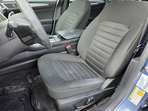 Used 2018 Ford Fusion SE image 16