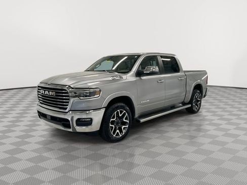 Used 2025 RAM 1500 Laramie AWD/4WD image 6