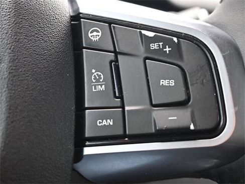 Used 2017 Land Rover Discovery Sport SE image 22