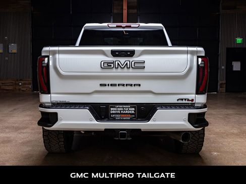 Used 2024 GMC Sierra 2500 AT4 image 7