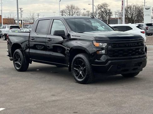 Used 2024 Chevrolet Silverado 1500 Custom w/ Dark Appearance Package image 7