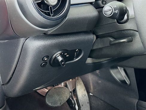 Used 2022 MINI Cooper 4-Door Hardtop image 10