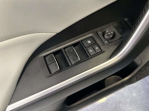 Used 2025 Toyota RAV4 XLE w/ Convenience Package FWD image 18