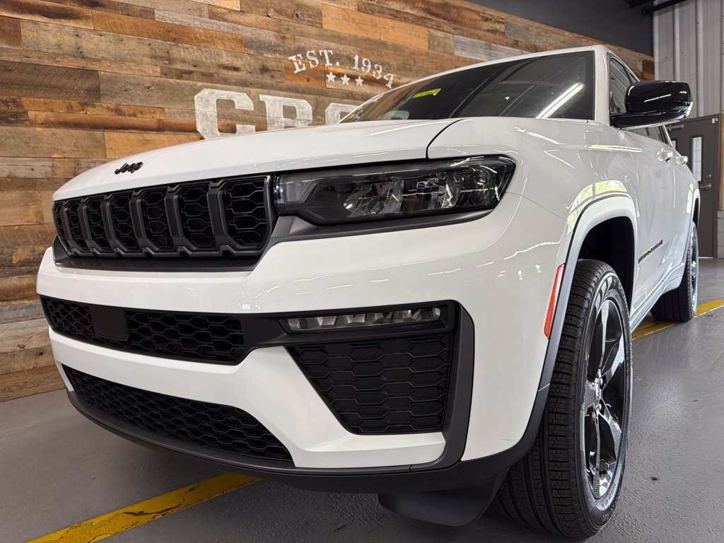 New 2026 Jeep Grand Cherokee Limited w/ Limited Altitude Package AWD/4WD image 11