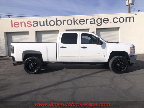 Used 2014 Chevrolet Silverado 2500 LT w/ Interior Plus Package image 1