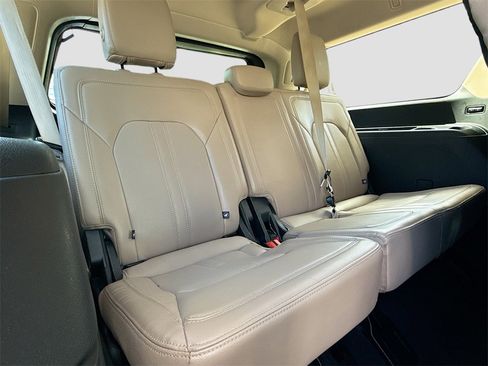 Used 2024 Ford Expedition Max Limited image 31