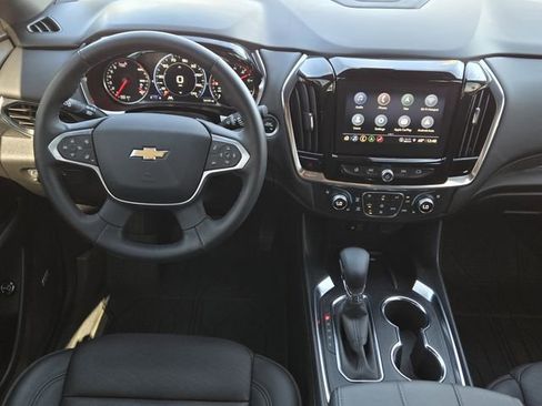 Used 2023 Chevrolet Traverse High Country image 28
