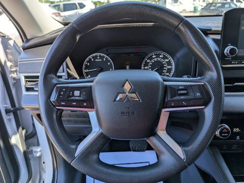 Used 2022 Mitsubishi Outlander ES AWD/4WD image 48