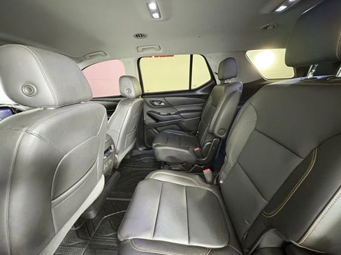 Used 2021 Chevrolet Traverse RS w/ LPO, Cargo Package FWD image 45
