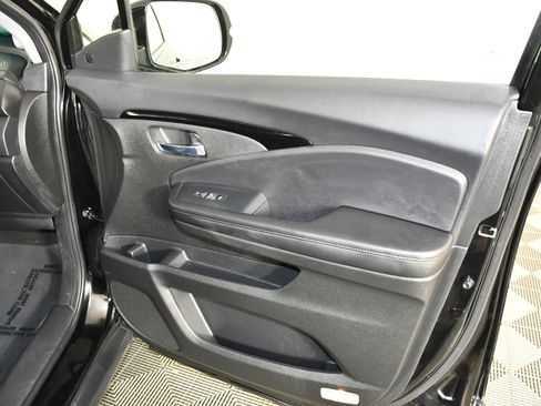 Certified 2022 Honda Pilot Touring image 42