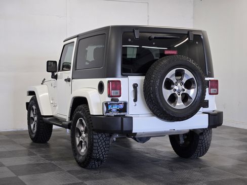 Used 2016 Jeep Wrangler Sahara w/ Connectivity Group image 7