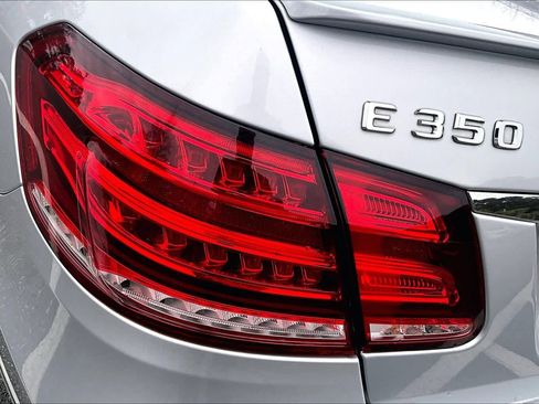 Used 2014 Mercedes-Benz E 350 Sedan image 28
