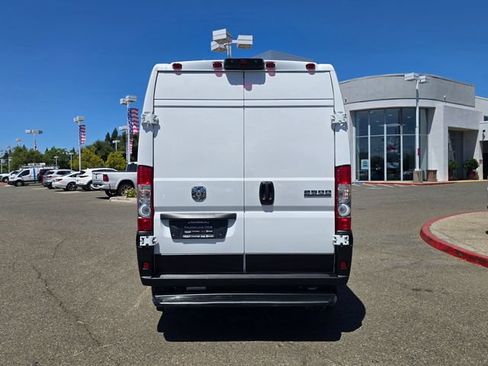 Used 2025 RAM ProMaster 2500 FWD image 5