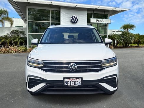 Used 2022 Volkswagen Tiguan SE image 2