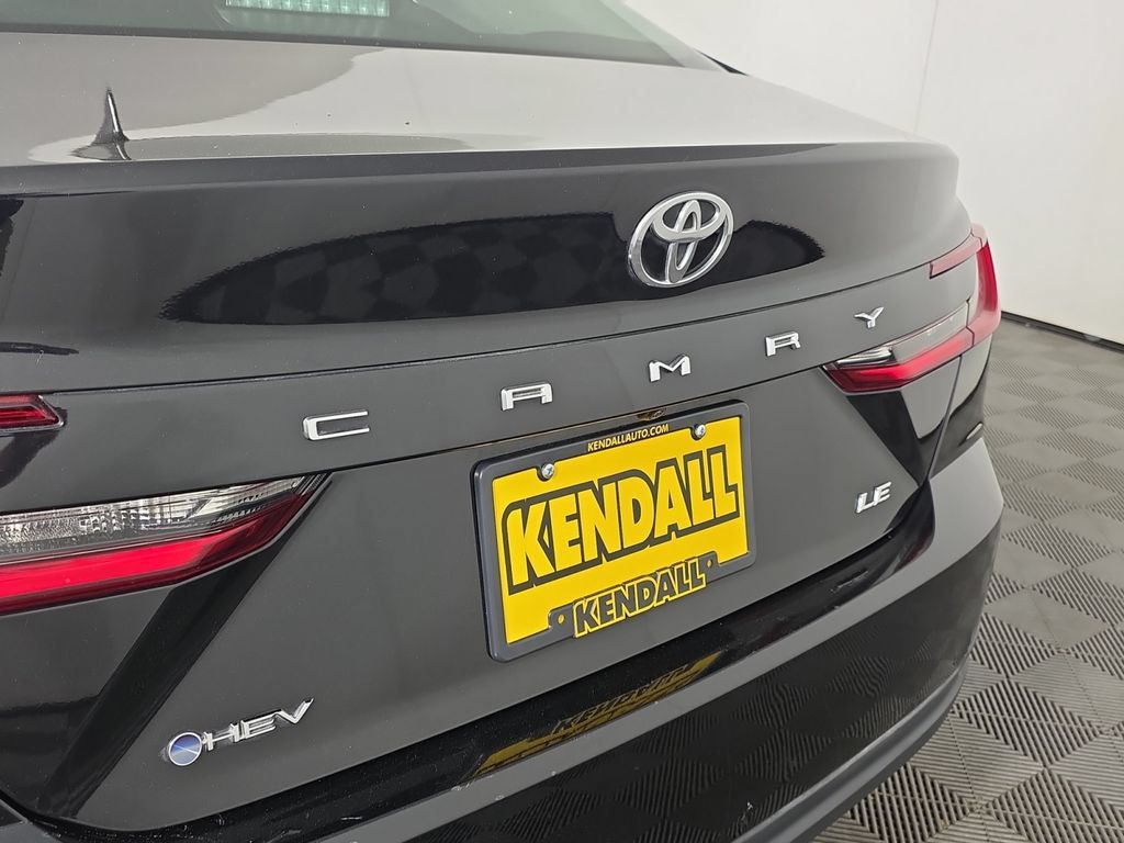 Used 2025 Toyota Camry LE FWD image 11