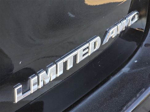 Used 2017 Toyota Highlander Limited Platinum image 8