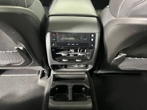 Used 2022 Jeep Grand Cherokee L Limited w/ Black Appearance Package AWD/4WD image 42