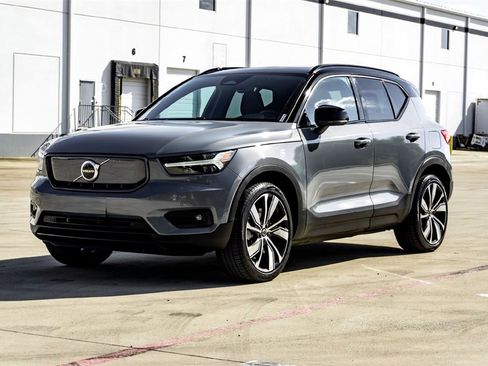 Used 2021 Volvo XC40 P8 Recharge image 9