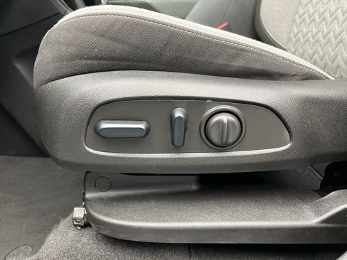 Certified 2024 Chevrolet Equinox LT image 10