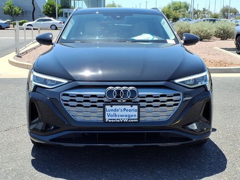Used 2024 Audi Q8 e-tron Premium Plus w/ Premium Plus Package AWD/4WD image 2