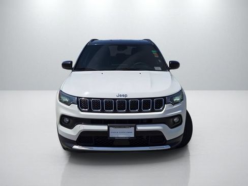Used 2023 Jeep Compass Limited AWD/4WD image 2