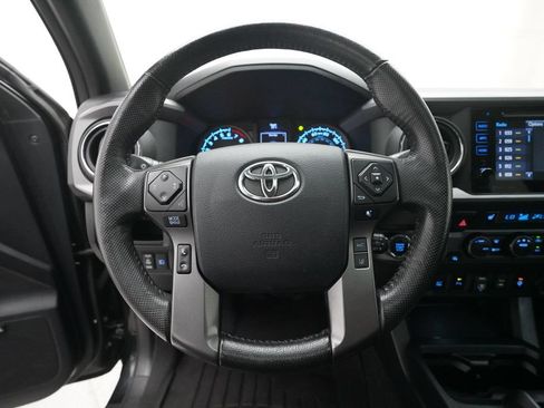 Used 2019 Toyota Tacoma TRD Pro AWD/4WD image 4