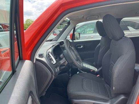 Used 2020 Jeep Renegade Latitude FWD image 13