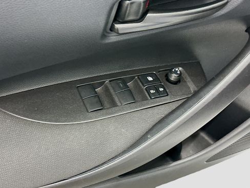 Used 2025 Toyota Corolla LE FWD image 15