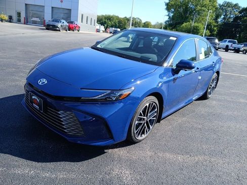 New 2025 Toyota Camry XLE image 2