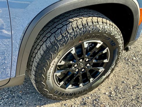 New 2026 Chevrolet Traverse Z71 w/ Driver Confidence Package image 16