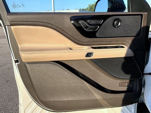 Used 2023 Lincoln Aviator Reserve w/ Equipment Group 201A AWD/4WD image 10