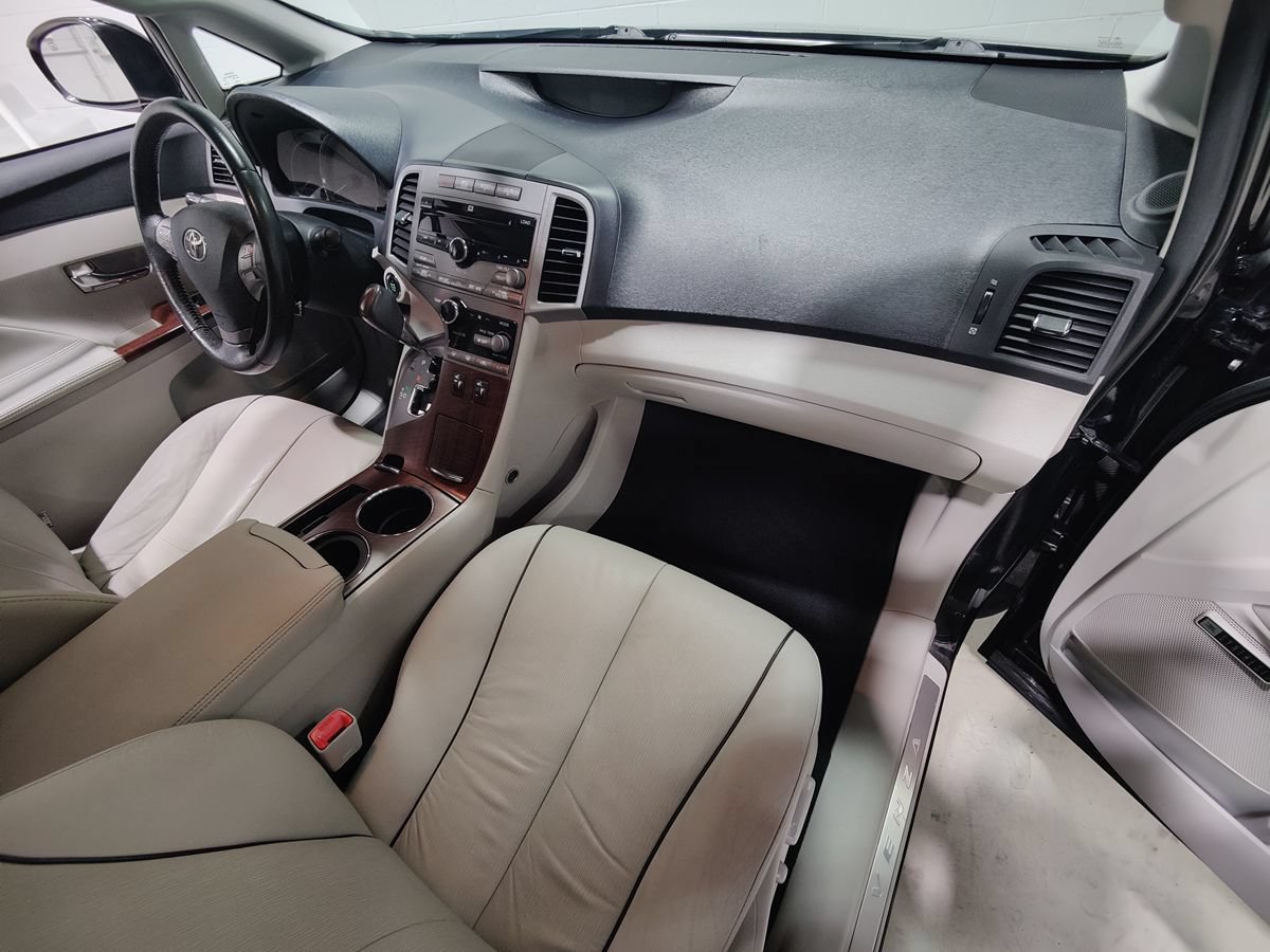 Used 2009 Toyota Venza FWD image 12